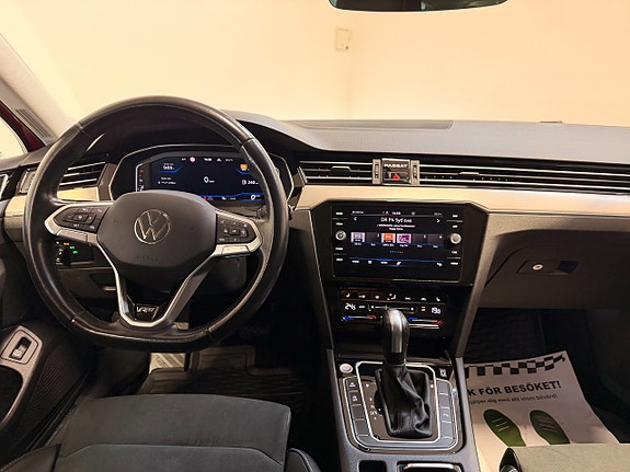 Volkswagen Passat 21 of 24