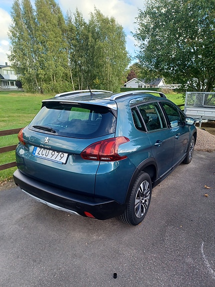 Peugeot 2008 3 of 5