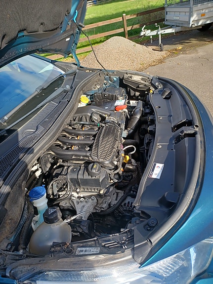 Peugeot 2008 4 of 5