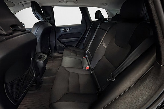 Volvo XC60 7 of 12