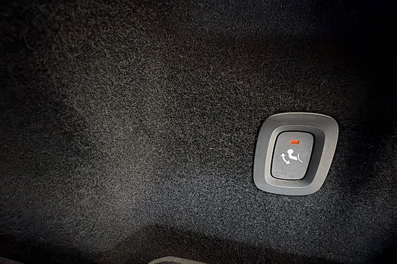 Volvo XC60 9 of 12