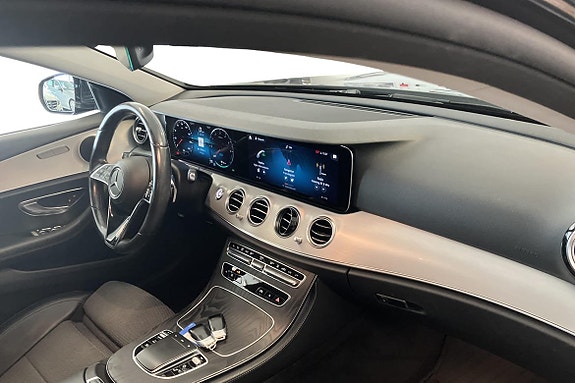 Mercedes-Benz E300 9 of 21