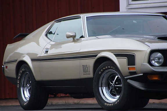 Ford Mustang 2 of 26