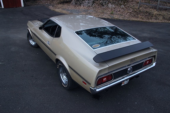 Ford Mustang 12 of 26