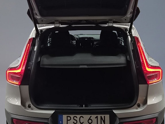 Volvo XC40 9 of 12