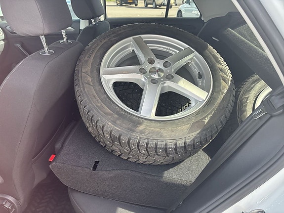 Volkswagen T-Roc 6 of 8