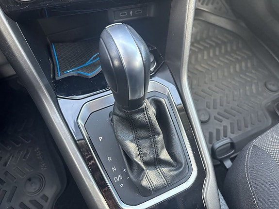 Volkswagen T-Roc 7 of 8