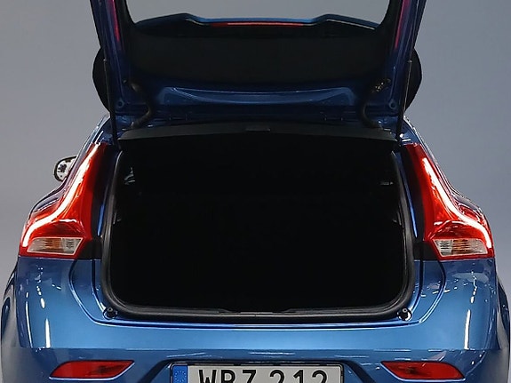 Volvo V40 8 of 10