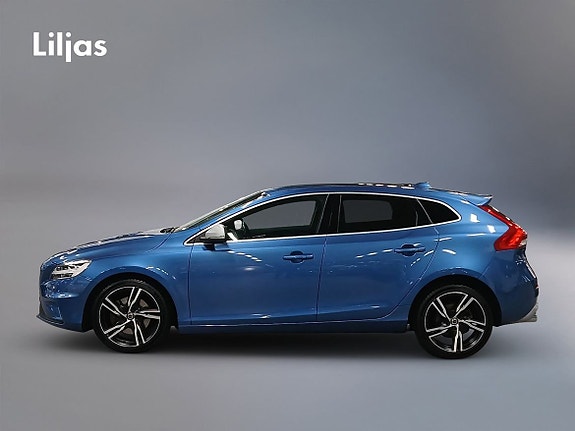 Volvo V40 2 of 10