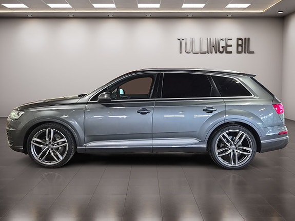 Audi Q7 2 of 28