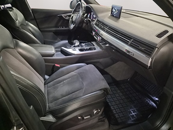 Audi Q7 13 of 28