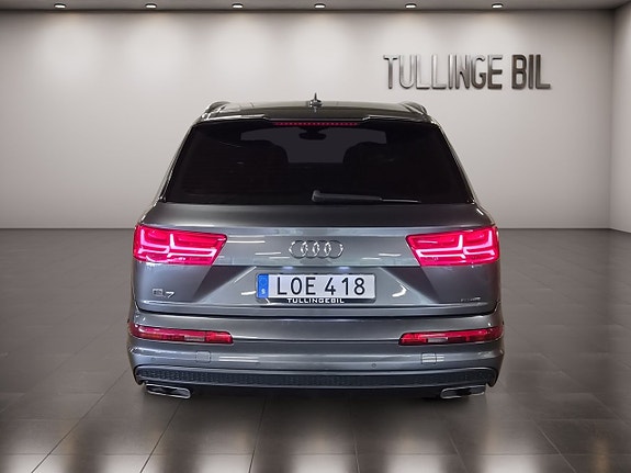 Audi Q7 4 of 28