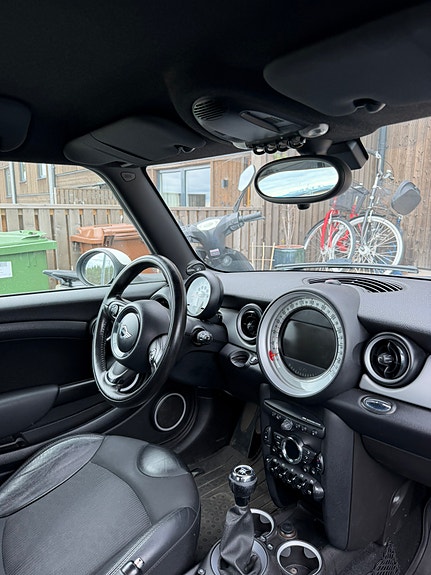 MINI Cooper 3 of 5