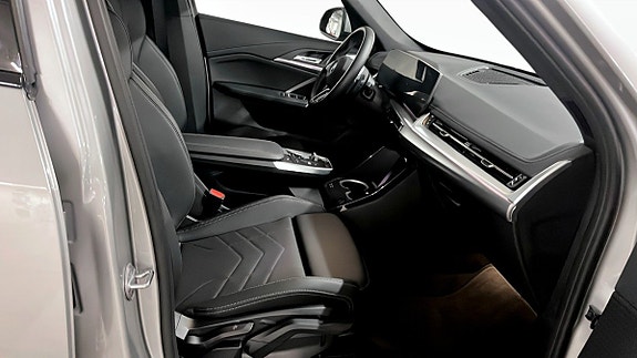 BMW X1 3 of 12