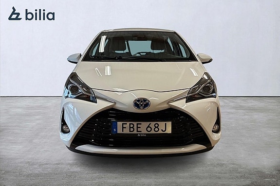 Toyota Yaris 4 of 17