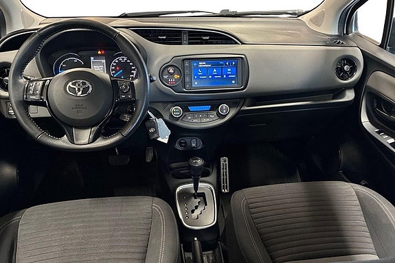 Toyota Yaris 7 of 17