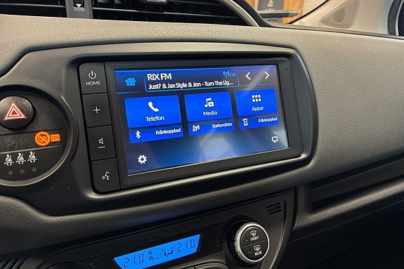 Toyota Yaris 12 of 17