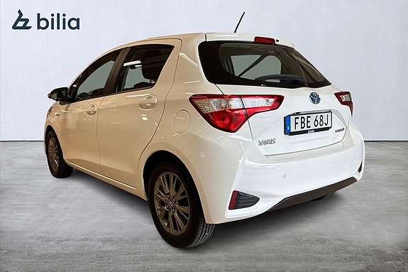 Toyota Yaris 6 of 17
