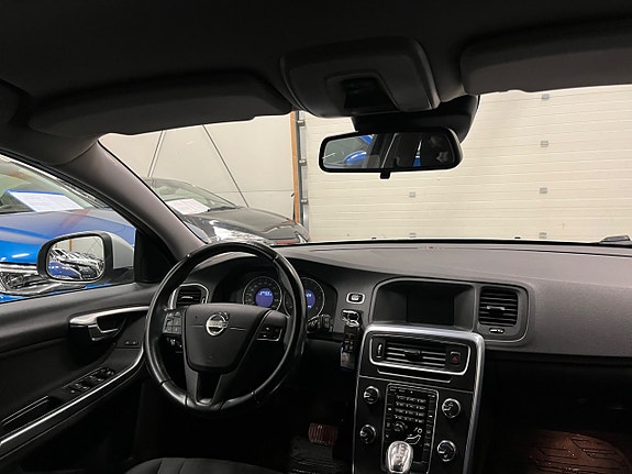 Volvo V60 11 of 17