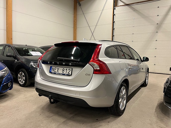 Volvo V60 4 of 17