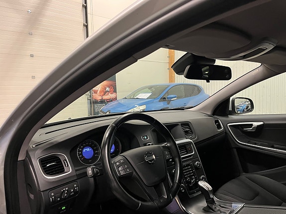 Volvo V60 14 of 17