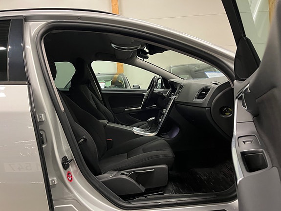 Volvo V60 9 of 17