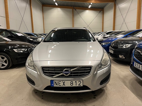 Volvo V60 8 of 17