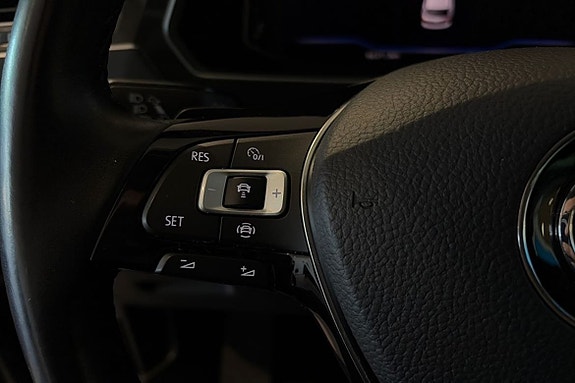 Volkswagen Tiguan 15 of 23