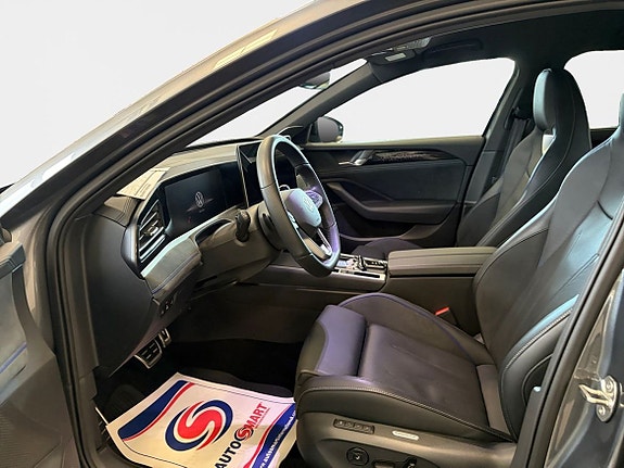 Volkswagen Passat 9 of 15