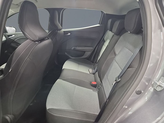 Renault Clio 8 of 11