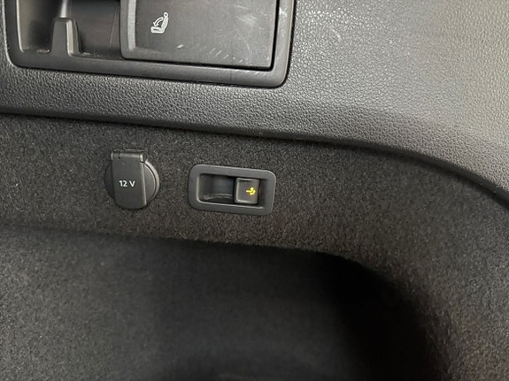 Volkswagen Passat 5 of 10