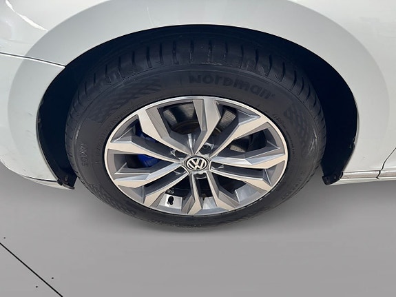 Volkswagen Passat 10 of 10
