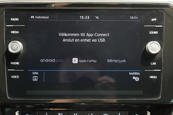 Volkswagen Passat Alltrack 13 of 19