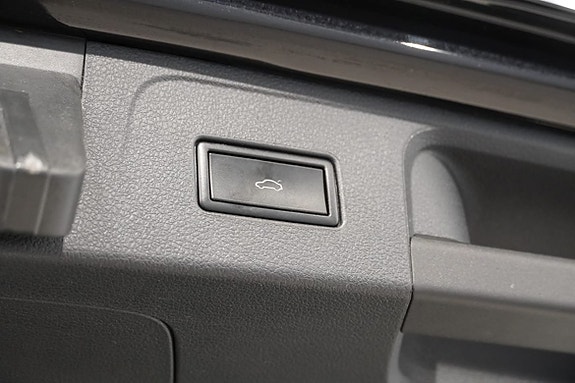 Volkswagen Passat Alltrack 18 of 19