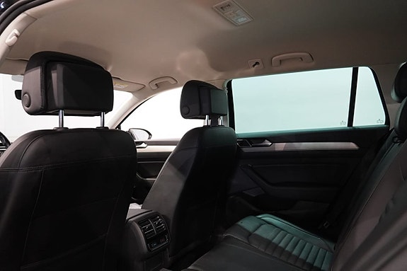 Volkswagen Passat Alltrack 11 of 19