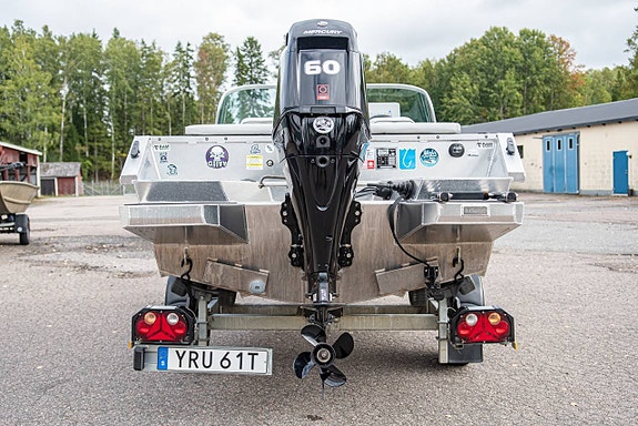 V-boats Fish 46 Mercury 60 ELPT 9 of 12