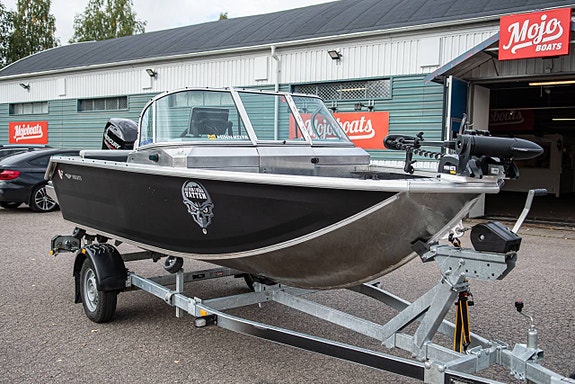 V-boats Fish 46 Mercury 60 ELPT 2 of 12