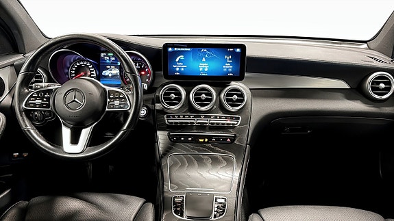 Mercedes-Benz GLC300 e 4 of 26