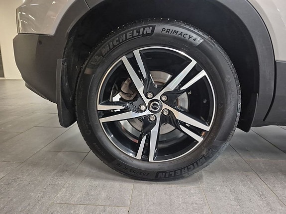 Volvo XC40 10 of 12