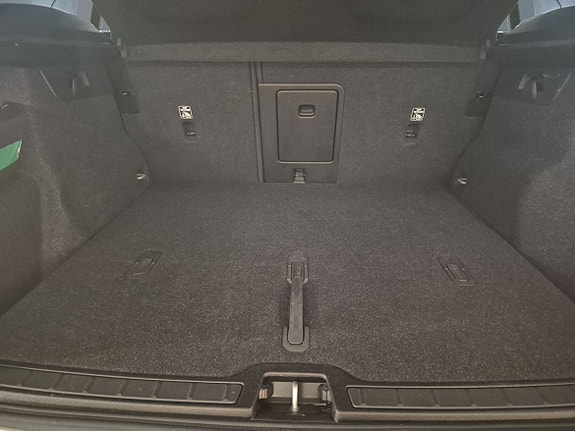 Volvo XC40 9 of 12