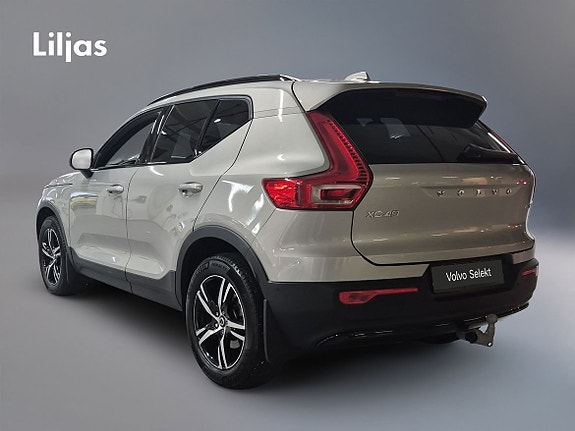 Volvo XC40 4 of 12