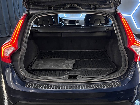 Volvo V60 5 of 22