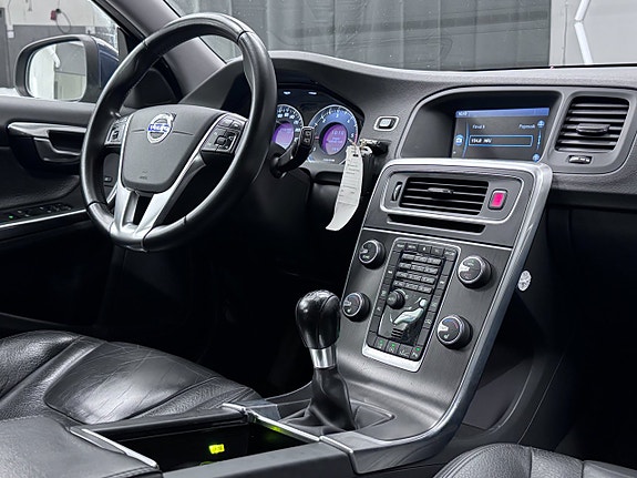 Volvo V60 11 of 22