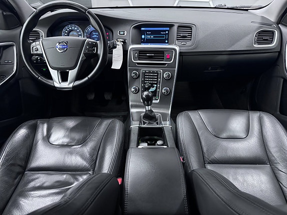 Volvo V60 9 of 22