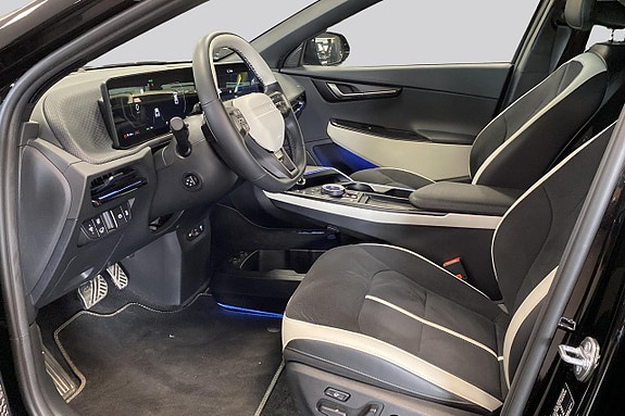 Kia EV6 8 of 15