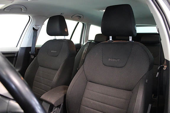 Skoda Octavia Scout 11 of 14