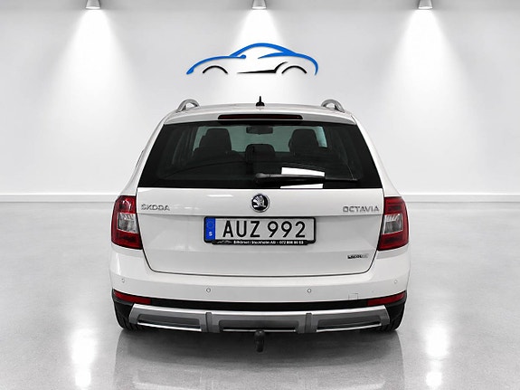 Skoda Octavia Scout 6 of 14
