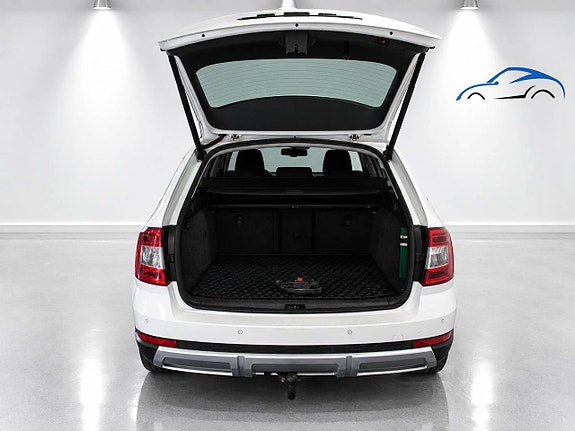 Skoda Octavia Scout 7 of 14