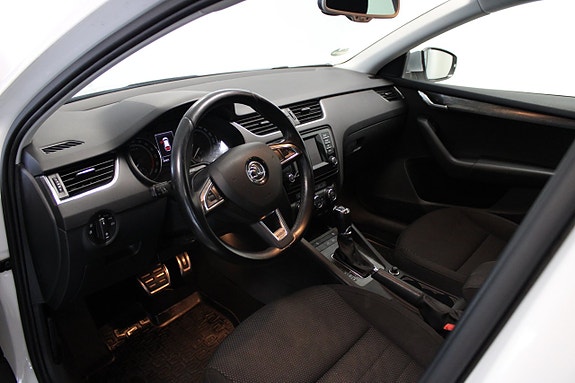 Skoda Octavia Scout 8 of 14