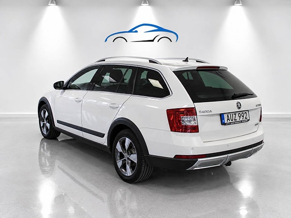 Skoda Octavia Scout 5 of 14